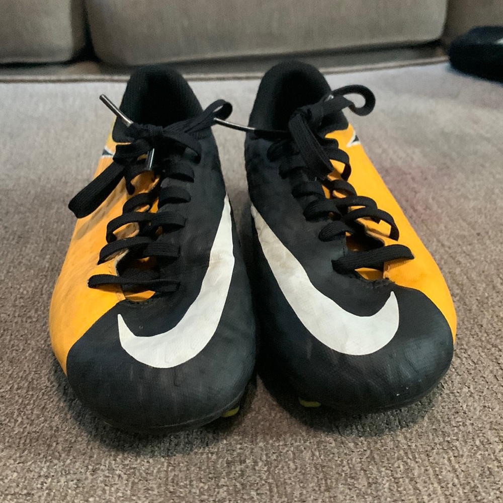 Good comfortable soccer cleats